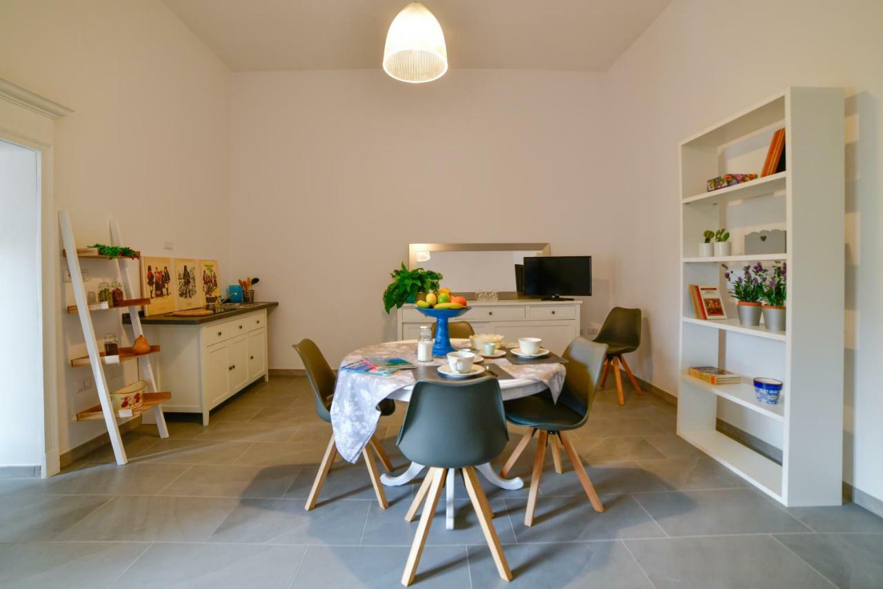 Casa Cavour - Luxury Apartment ซัสซารี ภายนอก รูปภาพ